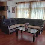 Laura * פרימורסקו