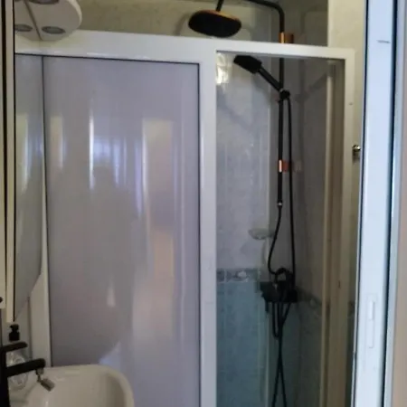 Laura Приморско